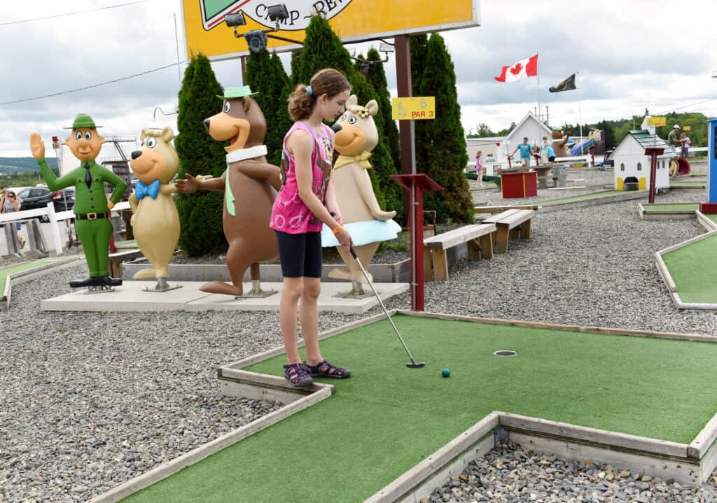 18 Hole Mini Golf